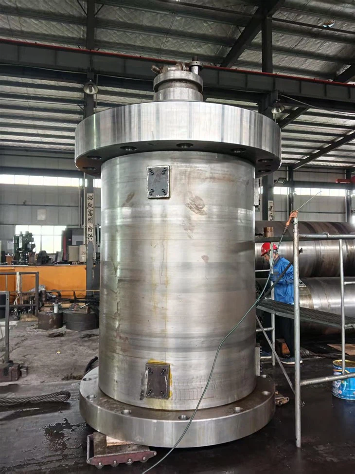 Main Hydraulic Cylinder